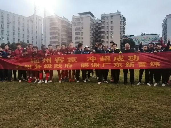 第82分钟，B费主罚角球开出，麦金乌龙助攻，霍伊伦抓住机会抽射得分，收获英超处子球，曼联3-2阿斯顿维拉！